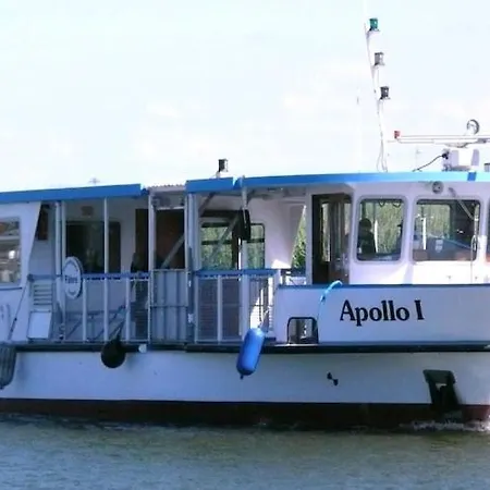 Vakantiehuis Hausboot In Am Bodden Kröslin