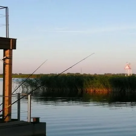 Vakantiehuis Hausboot In Am Bodden Kröslin