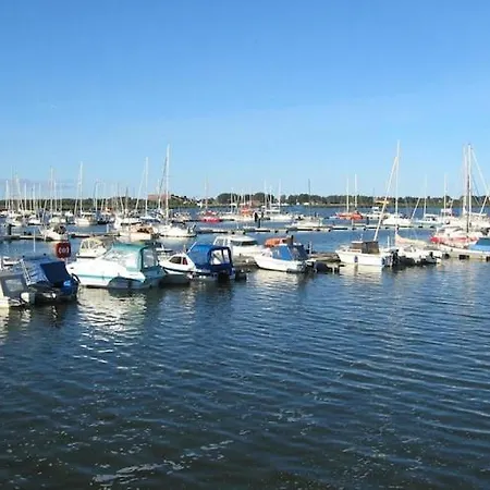 Hausboot In Am Bodden Kröslin